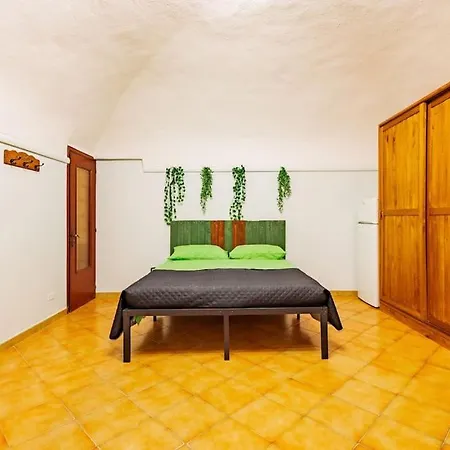 House Apartment *